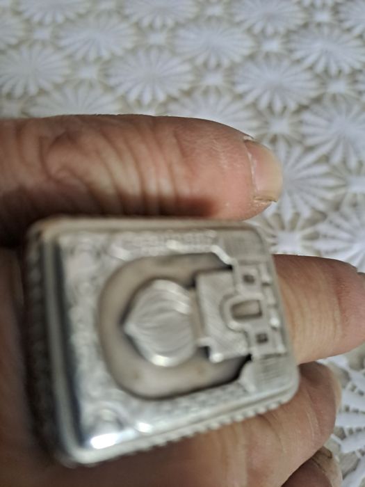 Продам серебро  печатку