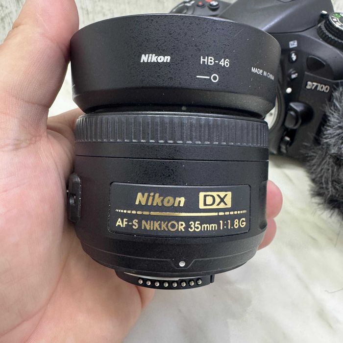 Nikon D7100 + Obiectiv Nikkor 35mm + Microfon 1.8 G  Zeus Amanet Vitan