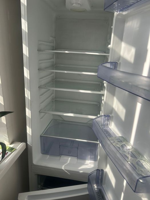 Холодильник рабочий