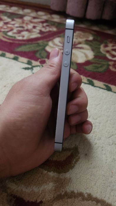 Iphone SE 2016 holati yangidek