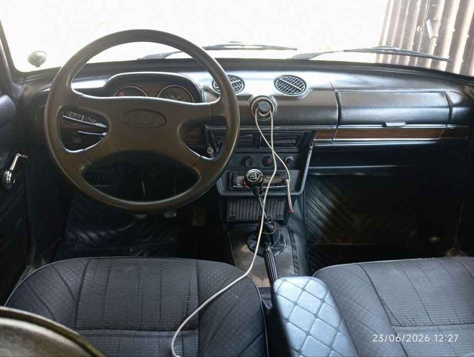 Vaz2106 sotiladi