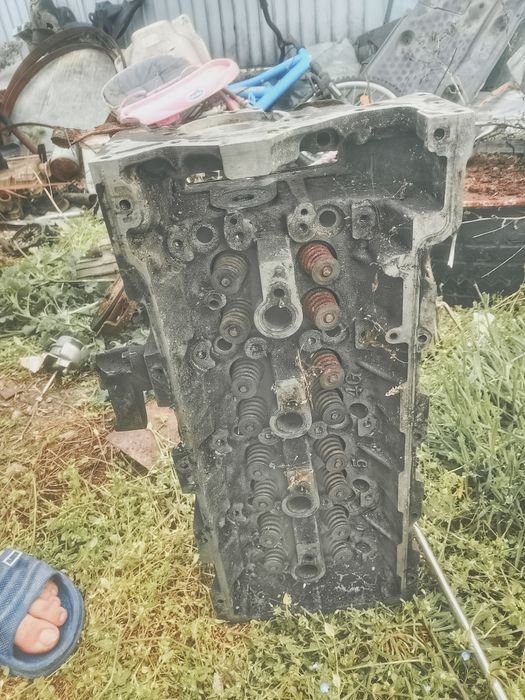 Vand  piese de mașină