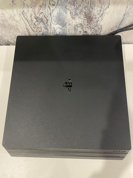 Продам PS 4 Pro 1Tb