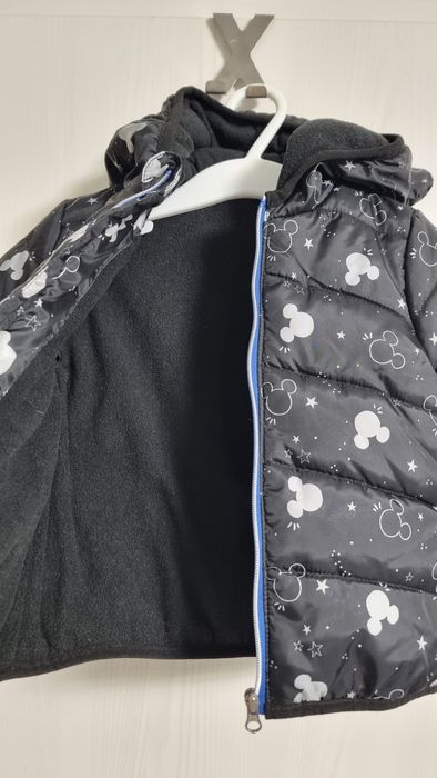 Geacă Mickey Mouse și pantaloni de zăpadă