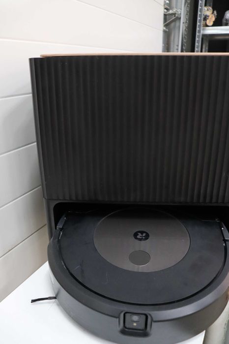 iRobot Roomba Combo j9+ Самоизпразваща се прахосмукачка робот (C9758)
