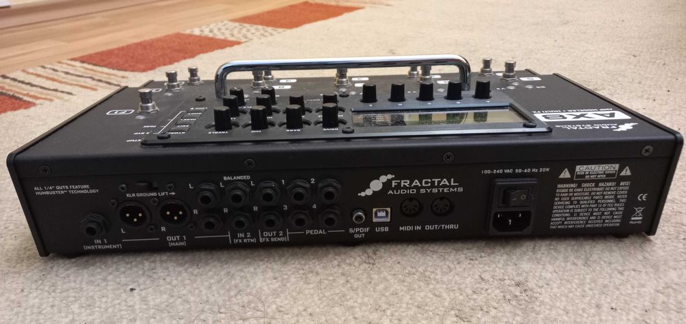 Китарен процесор/modeler FRACTAL AX8 + чанта