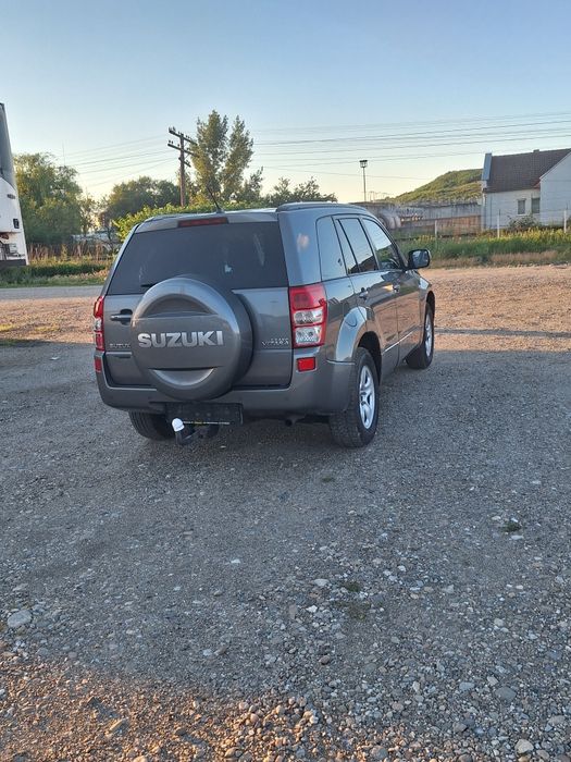 Suzuki grand vitara 2.0 benzina 4x4 mic mare Automat clima an 2006