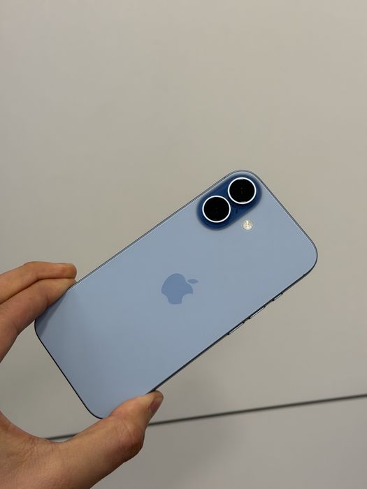 Продавам перфектен iPhone 17