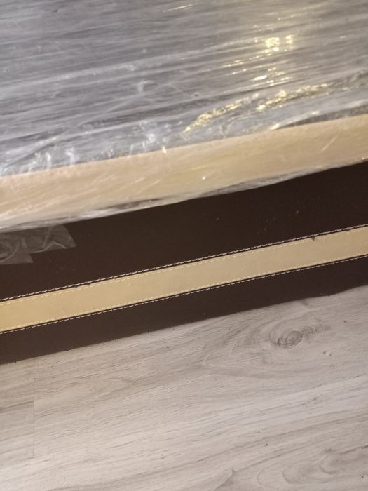 Отдам  диван на кухню