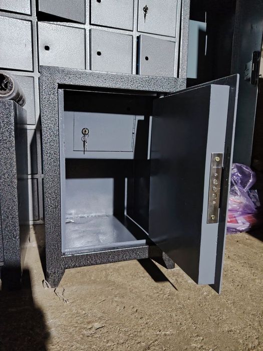 Seyf pesochni metal shikaflar