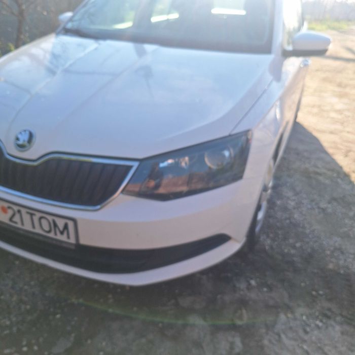 Vând Skoda Fabia 1,4