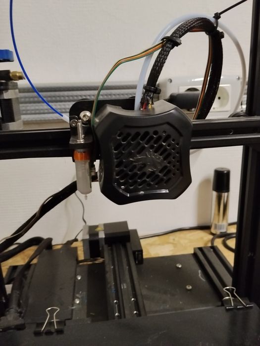 Vand imprimanta 3D creality ender 3 v2