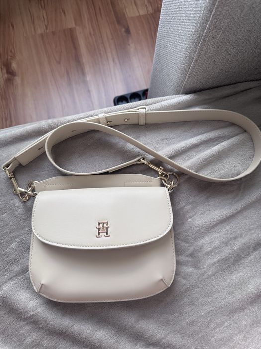 Дамска чанта tommy hilfiger