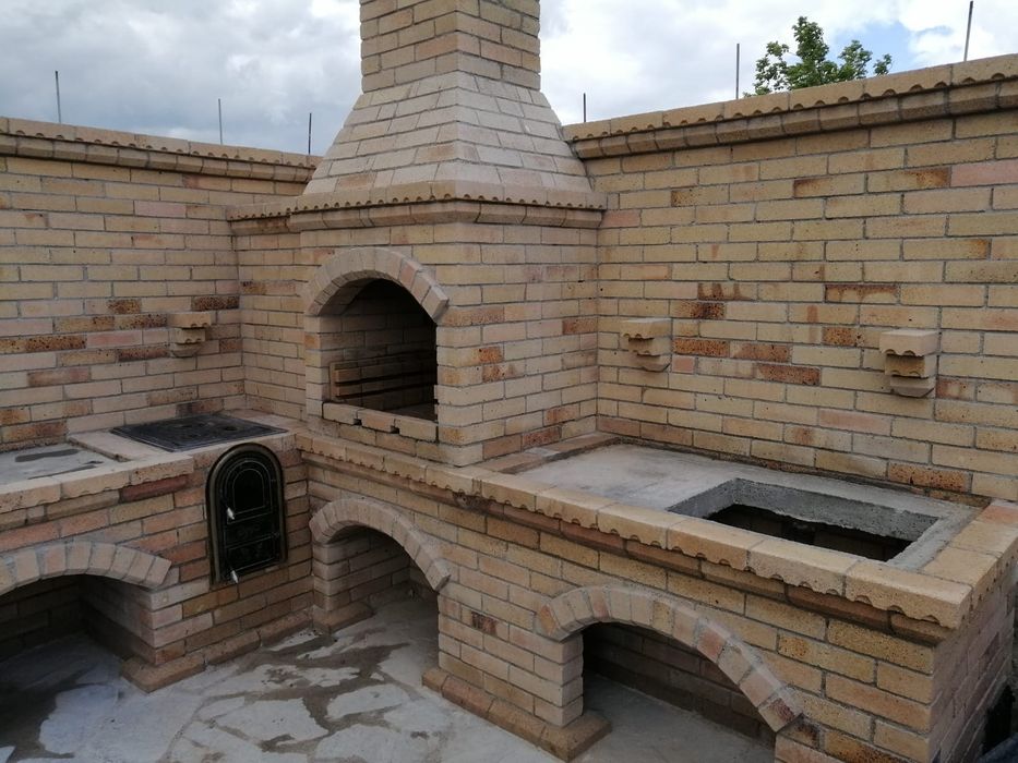 Grătare de grădină,  de cărămidă  , șeminee ,sobe de teracota