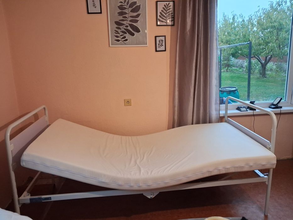 Продавам леглото използвано е 40 дни.като ново е. Напълно запазено.