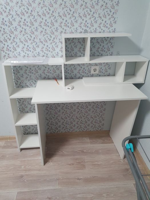 Продаётся стол для компьютера