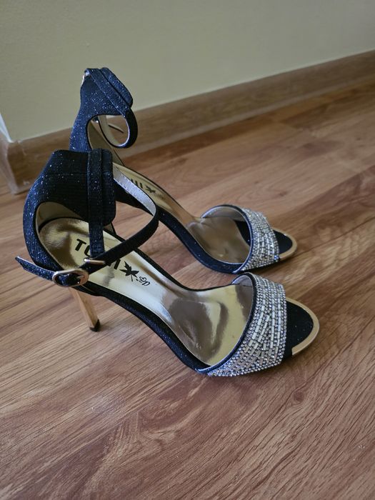 Sandale damă elegante, lichidare de stoc, nr disponibile 36, 37,39