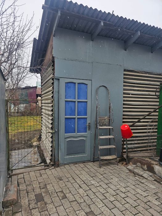 Продам дом, гараж, баню, времянку.