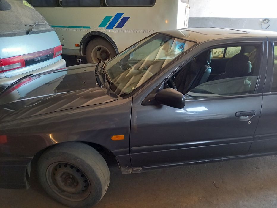 Nissan Primera 1992 года
