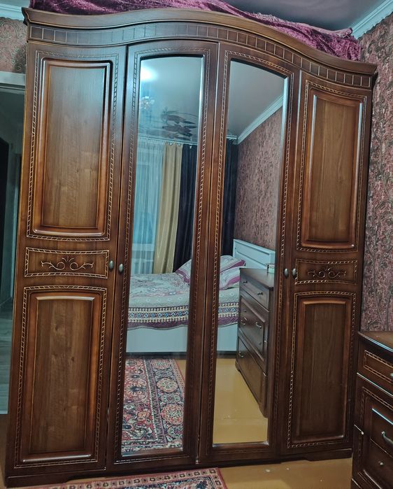 Мебель шкаф, зеркало