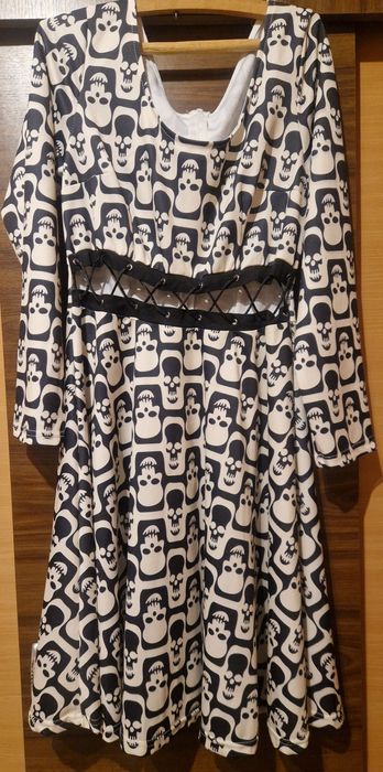 Rochie midi cu mânecă lungă
