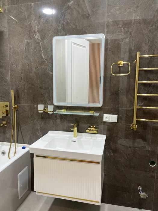 Srochno sotiladi Evrodom Xuvaydo, 4 sotok, 7 xona,4 sanuzel