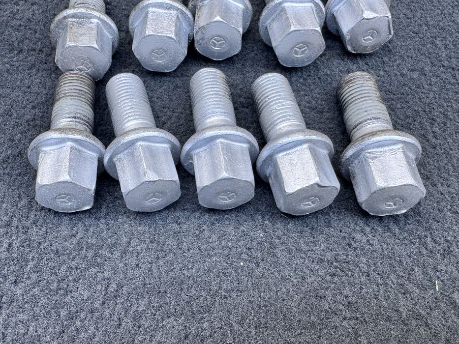 Болтове за Mercedes оригинални 20mm