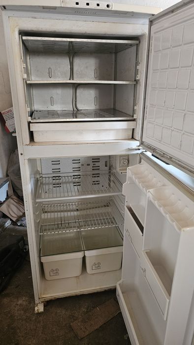 Холодильник рабочий