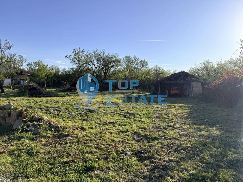 Парцел в регулация с ток и вода в с. Чакали, общ. Елена, обл. Велико