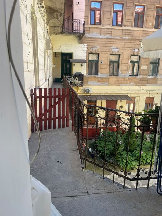 Apartament 3 camere spre vanzare central