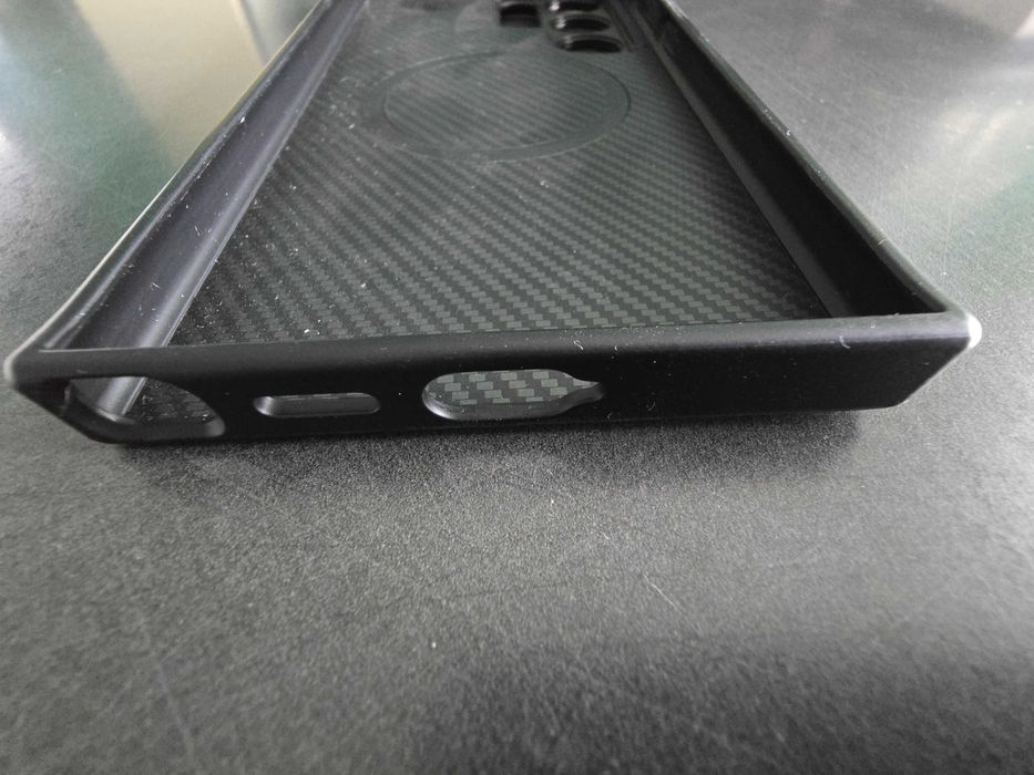 Husă Freewell pentru Samsung Galaxy S24/S25 Ultra – stare ca nouă