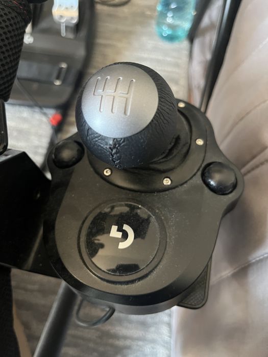Volan+schimbator+pedale LogiTech