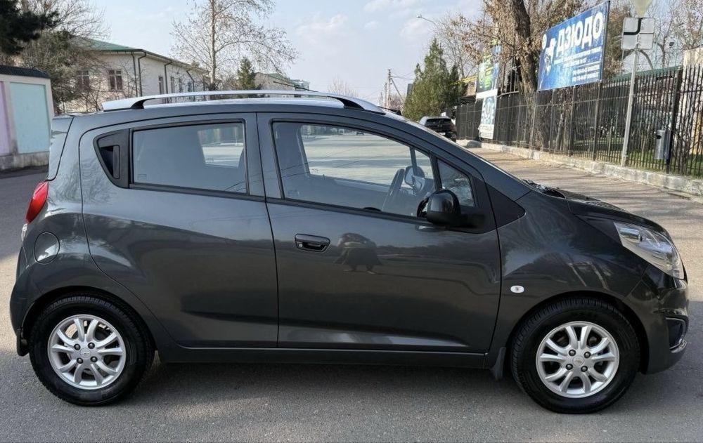 Спарк в отл состоянии, первые руки