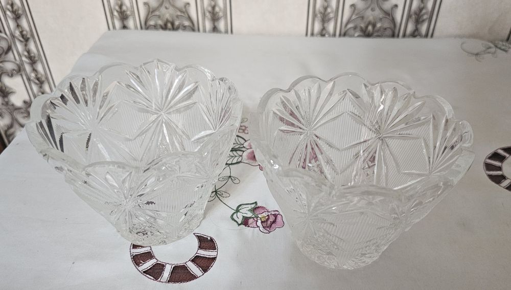 Хрустальные тяжёлые вазы, парные, разные, советских времен.