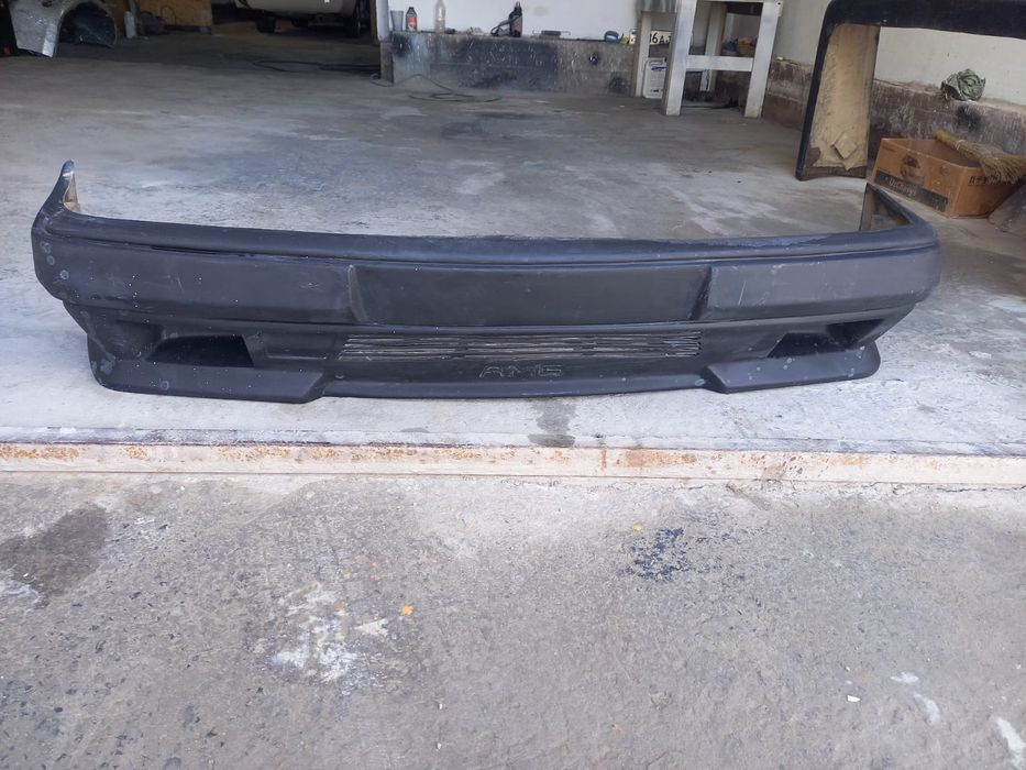 Продам бампер 124