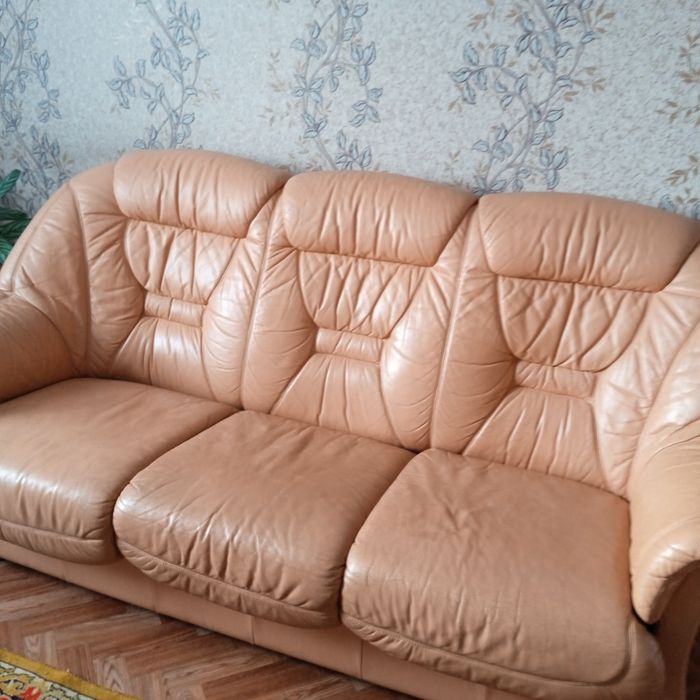 Продам Диван и два кресла