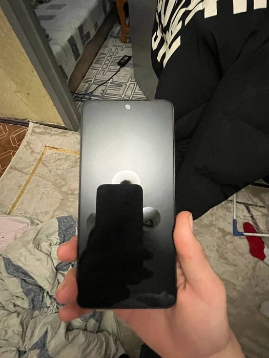 продам Redm notei 13 pro с коробкой