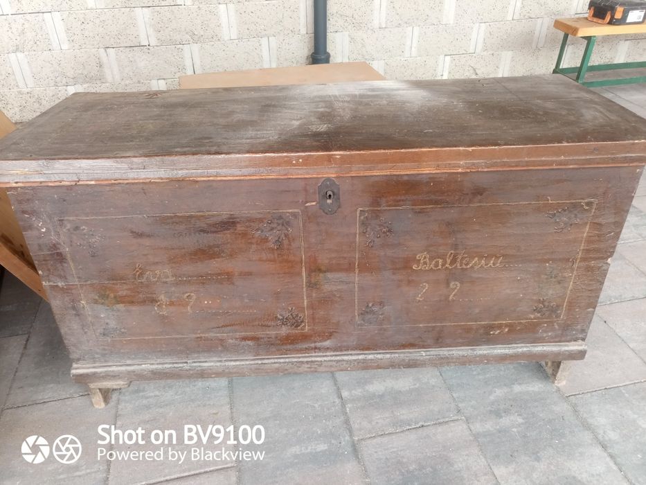 Vând lada de zestre din anul 1922