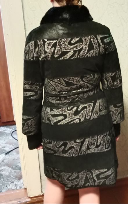 Продам  осенние- весенние пальто.
