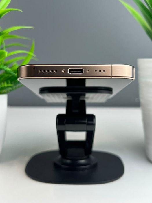 Телефон Apple iPhone 16 Pro 256GB