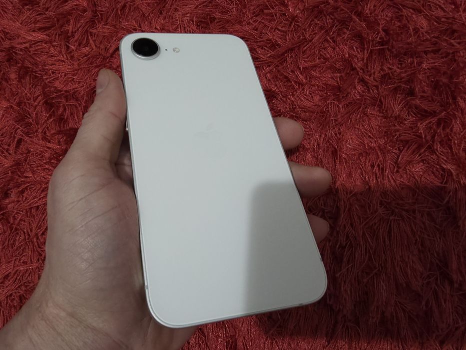 -Iphone 16E, ca Nou, 128Gb, 8Ram, Silver Titanium, ireprosabil, bat-10