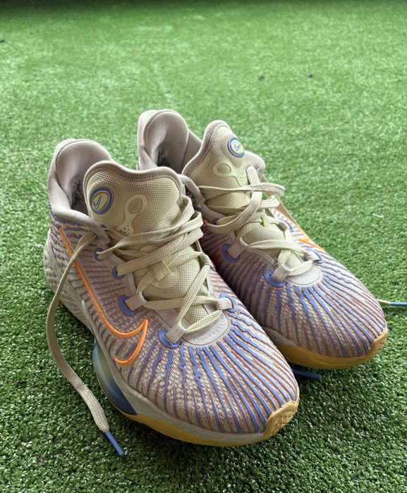 Баскетболни кецове