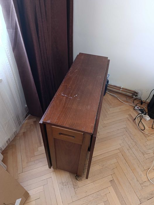 Masă extensibilă/ pliabilă din lemn