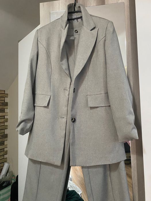 Комплект от две части.