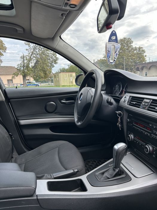 BMW Seria 3 E91 -320d