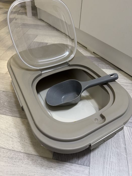 Продам контейнер для корма