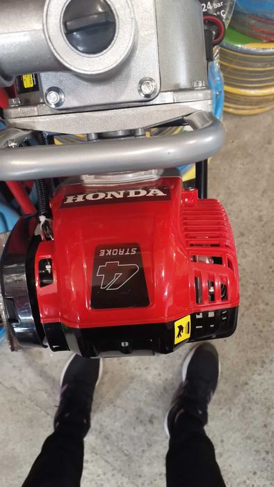 Бензинова помпа двутактов. Четиритактова бензинова помпа за поливане