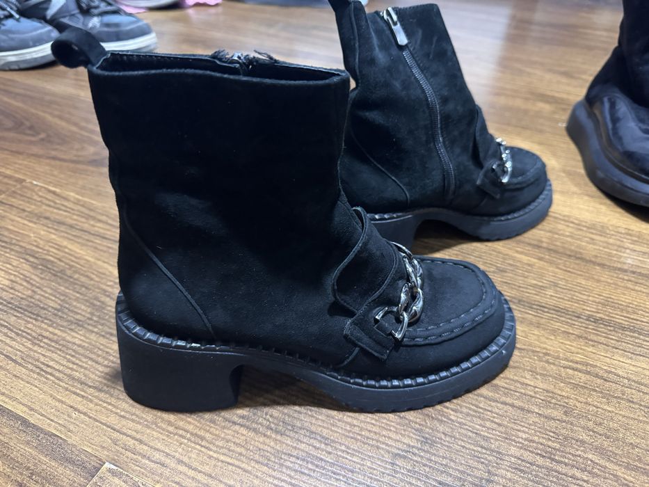 Замшевые женские ботинки не утепленные