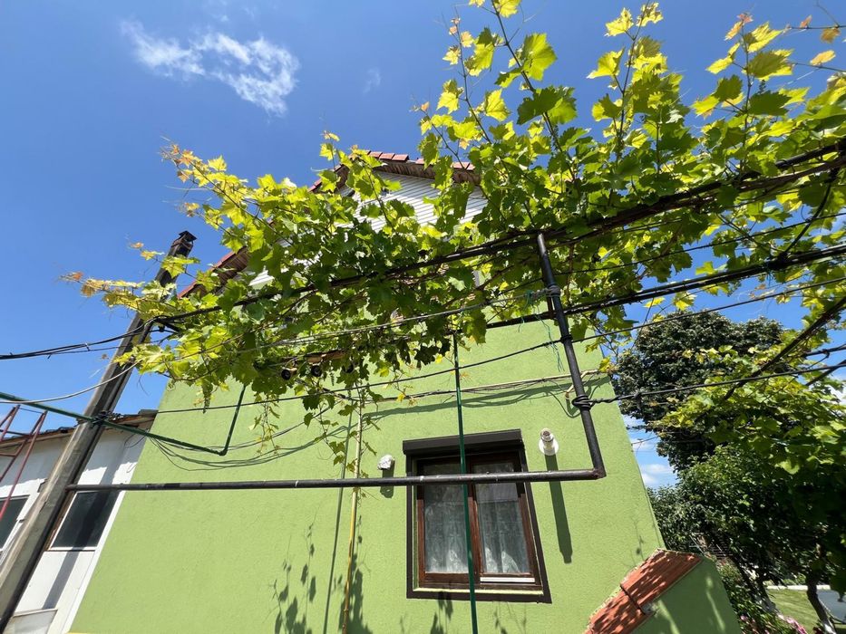 Casa cu etaj, spatiu comercial, garaj (service auto) Independenta, DN25, Galati