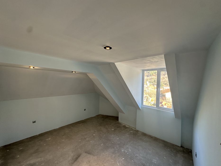 МЕЗОНЕТ 195кв гр.Дупница център, затворен комплекс+парко място